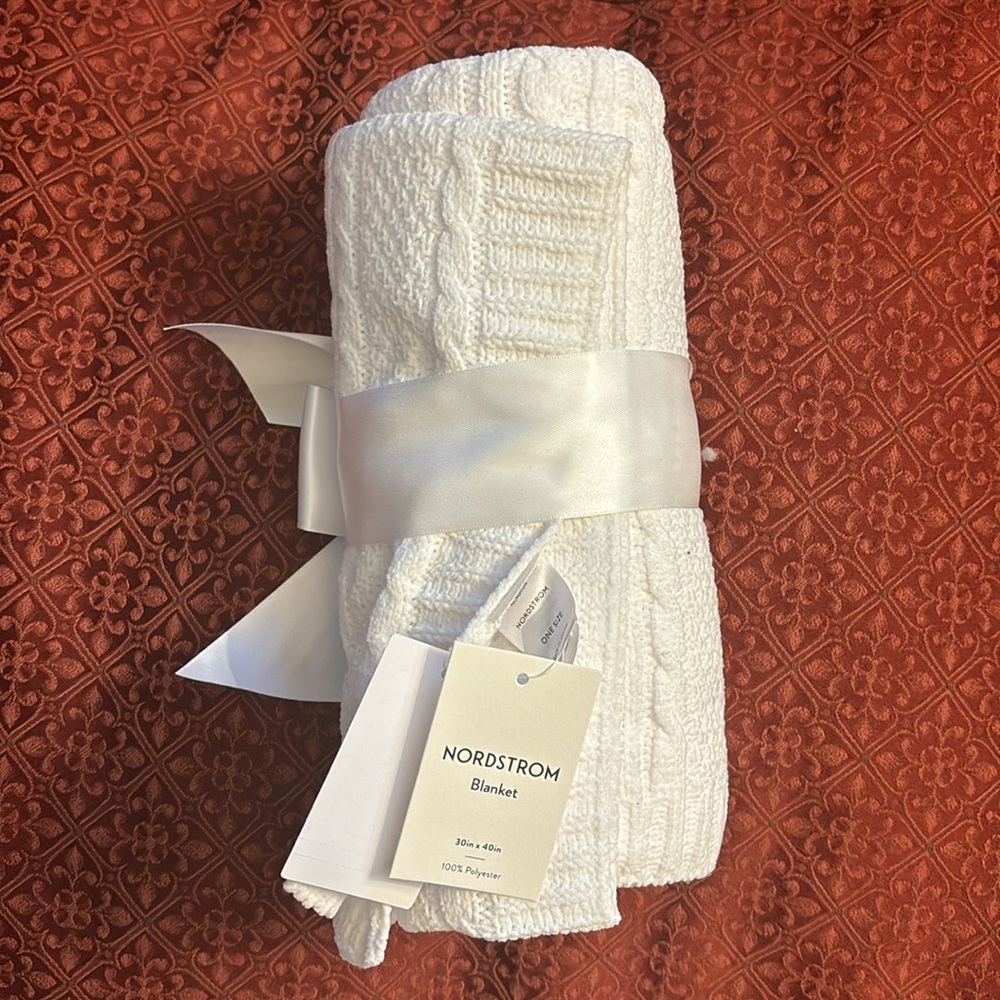 White Cable Knit Baby Blanket - Picture 2 of 2